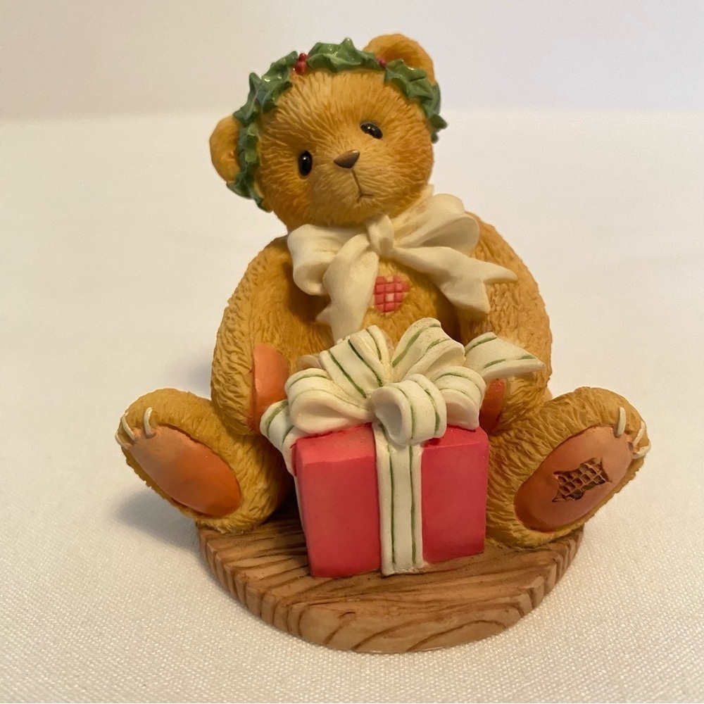 Avon Cherished Teddies 1998 Margy I'm Wrapping Up A Little Holiday Joy Figurine